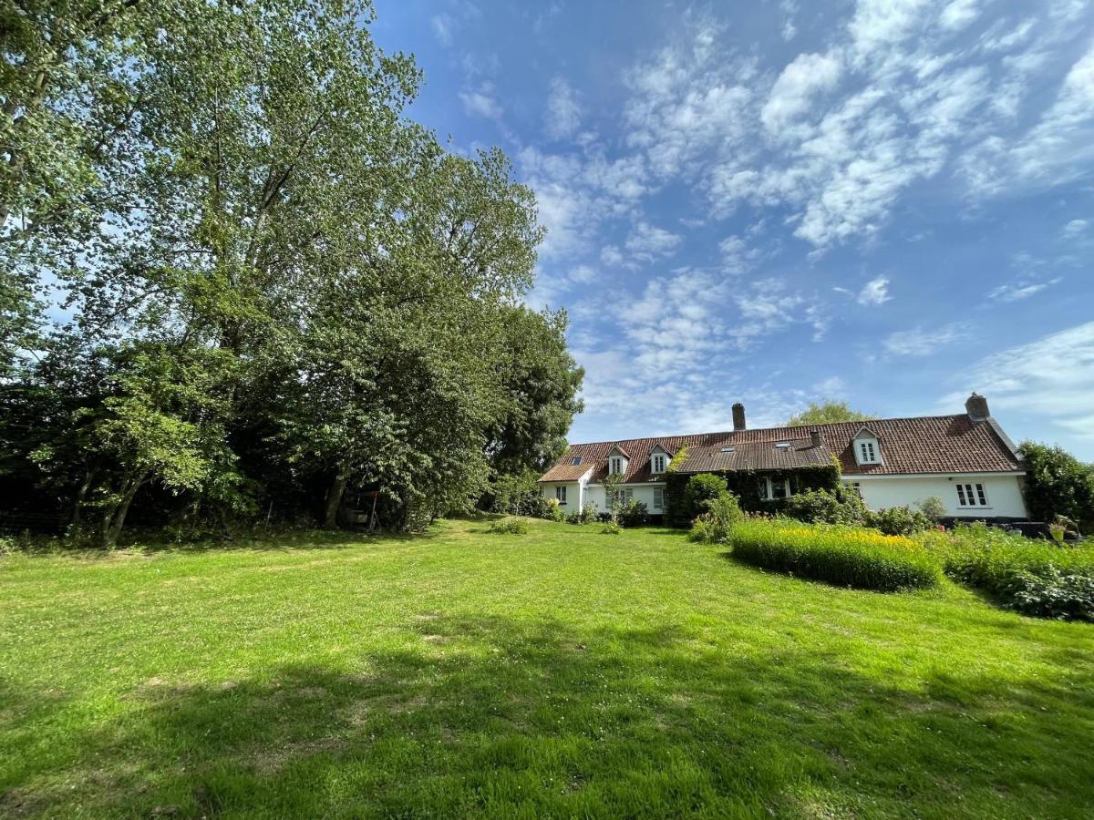 Le Clos Dessyag Montcavrel Exterior photo