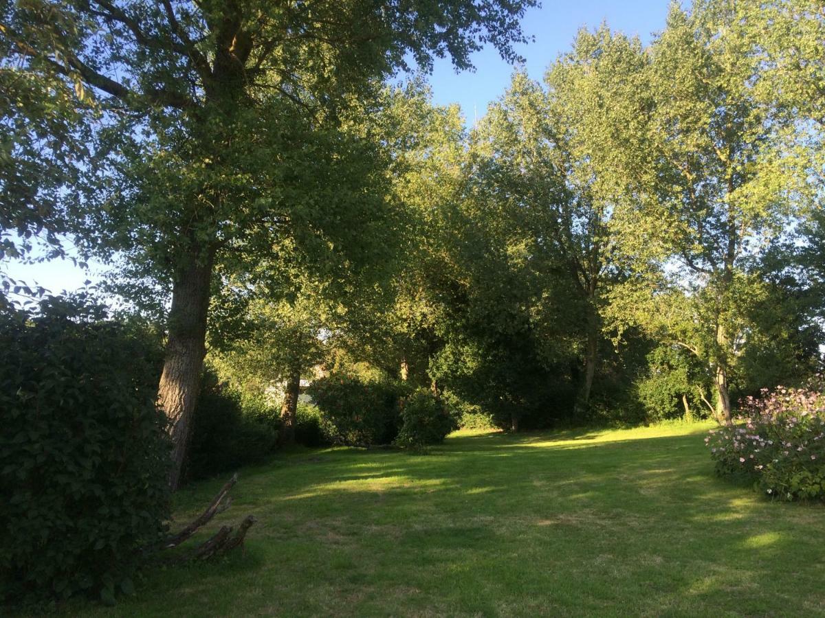 Le Clos Dessyag Montcavrel Exterior photo