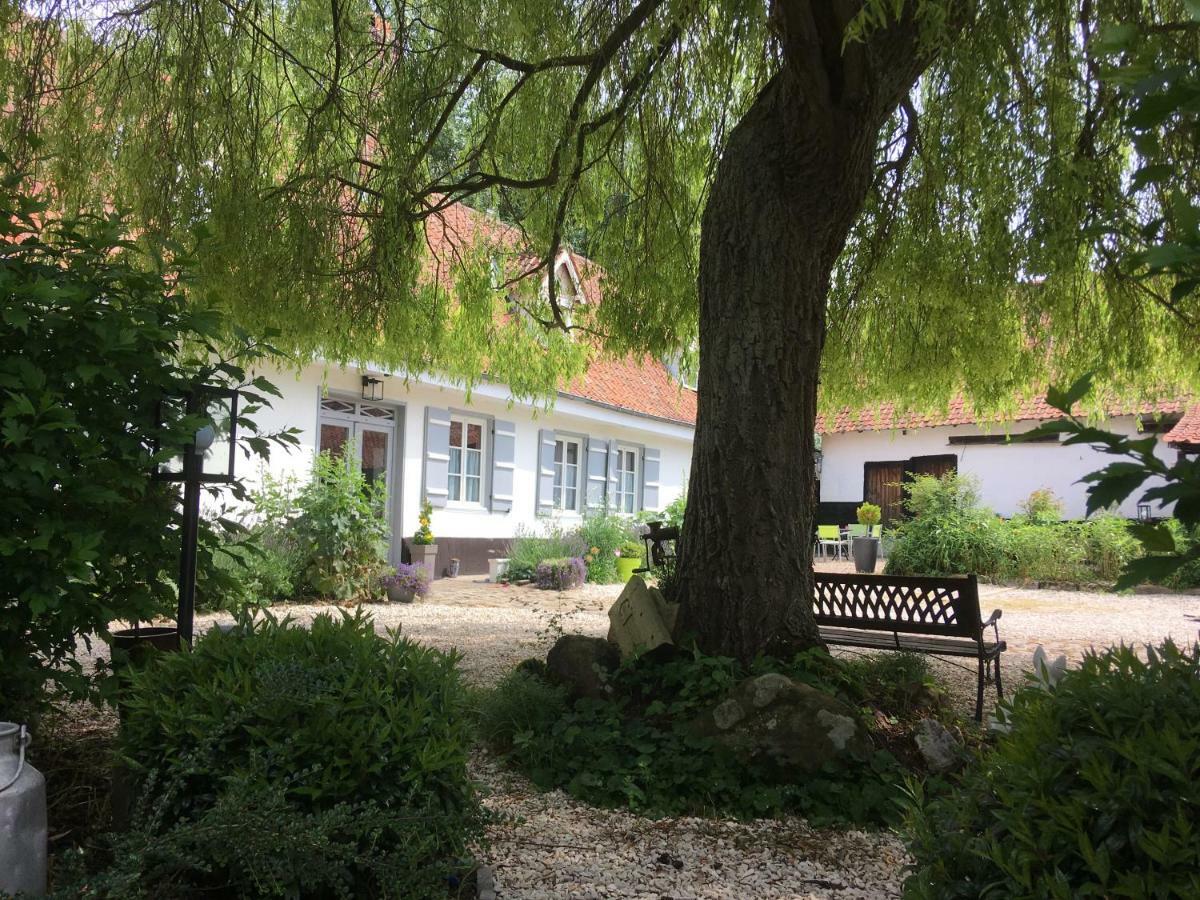 Le Clos Dessyag Montcavrel Exterior photo